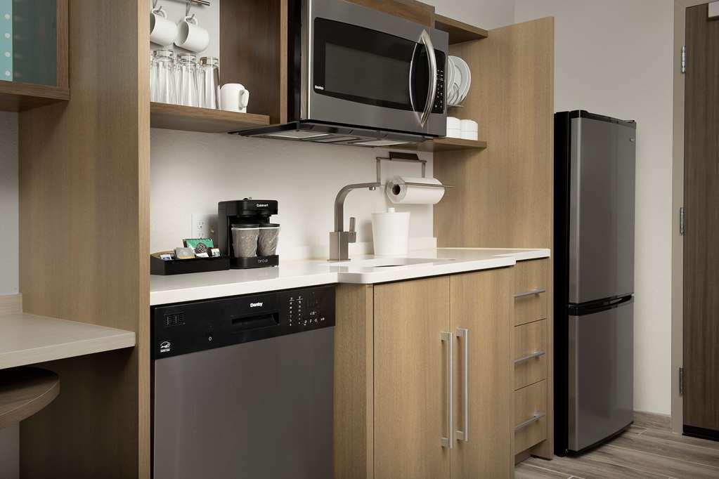 Home2 Suites By Hilton Tampa Westshore Airport Room photo